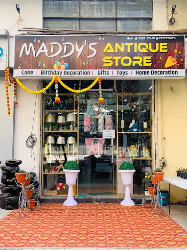 MADDY’S ANTIQUE STORE